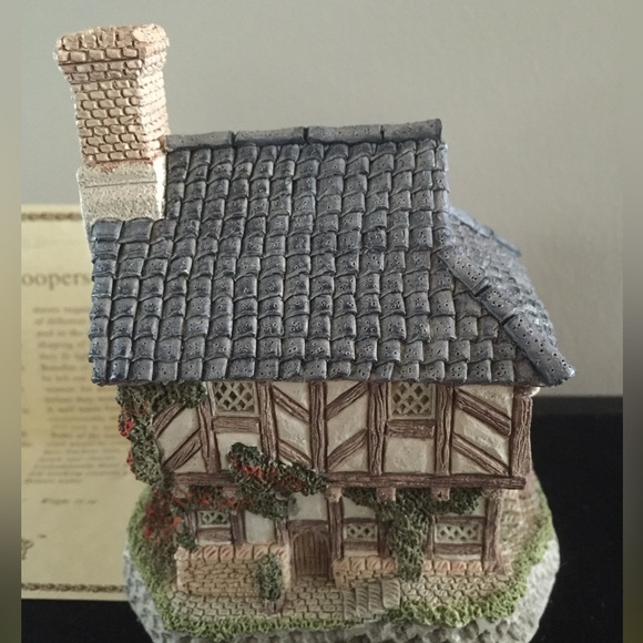 David Winter "Coopers Cottage" - Picture 3 of 5